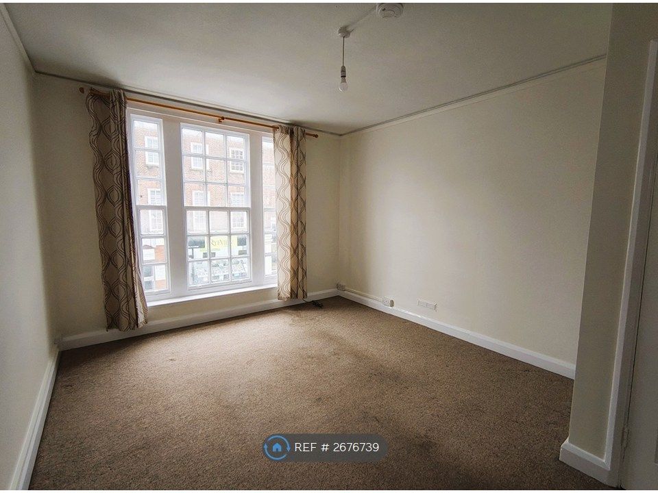 Property photo 1 of 6 Sitting Room