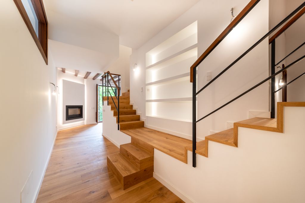 Property photo 2 of 15 61795 -5 Web-9.Jpg