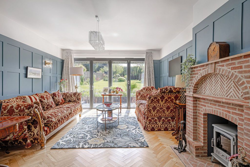 Property photo 3 of 25 Photograph 11