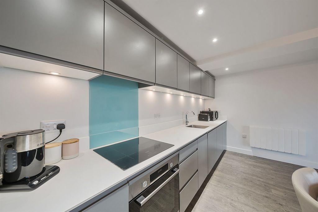 Property photo 2 of 9 Kitchen