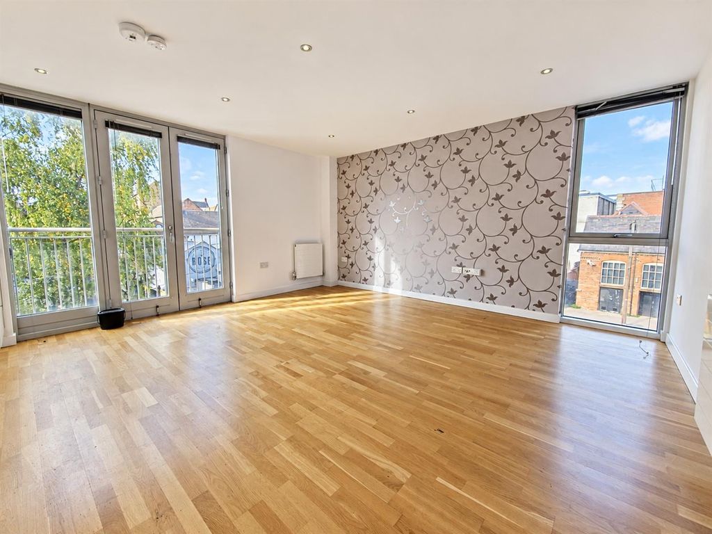 Property photo 3 of 13 Living Room