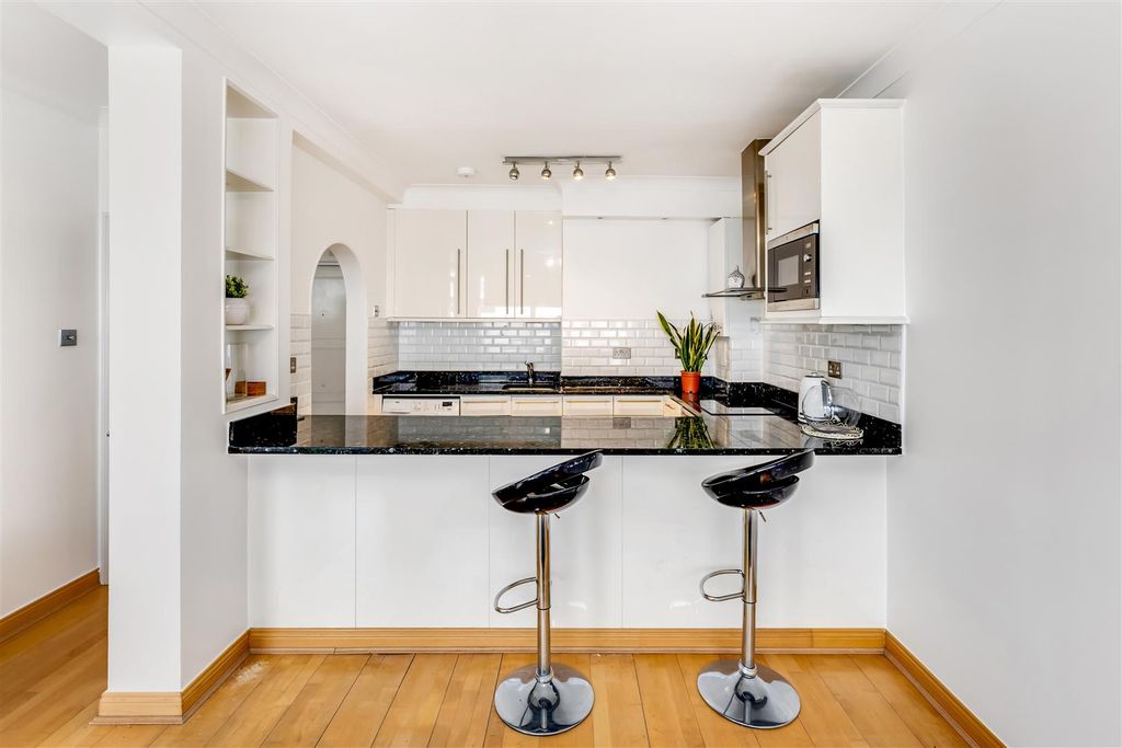 Property photo 3 of 12 5.Jpg