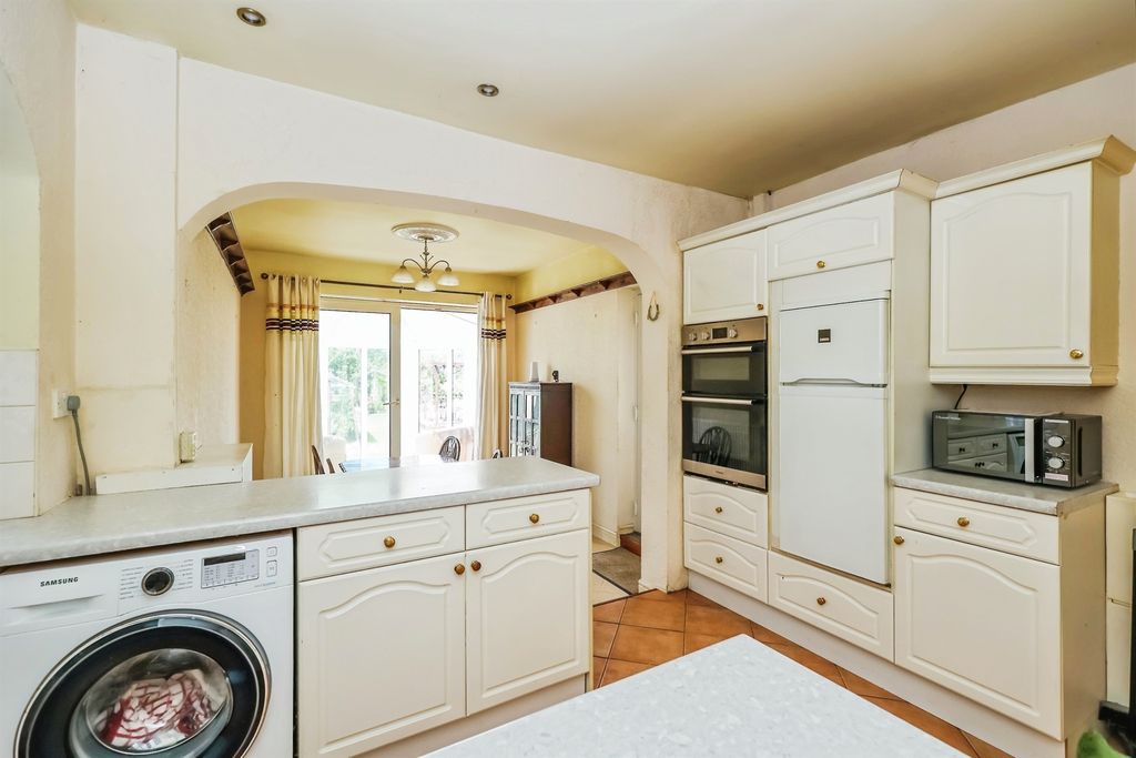 Property photo 3 of 17