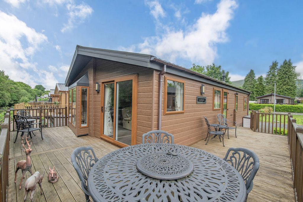 Property photo 1 of 35