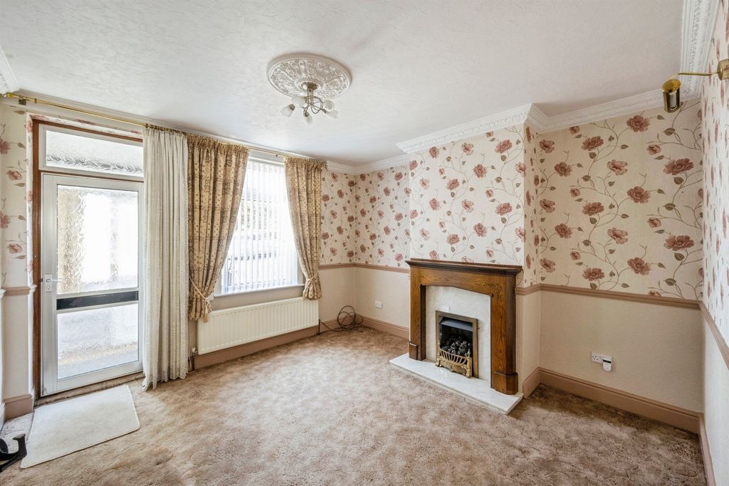 Property photo 3 of 20