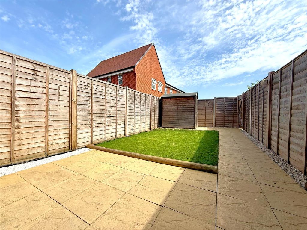 Property photo 2 of 10 Garden 2.Jpg