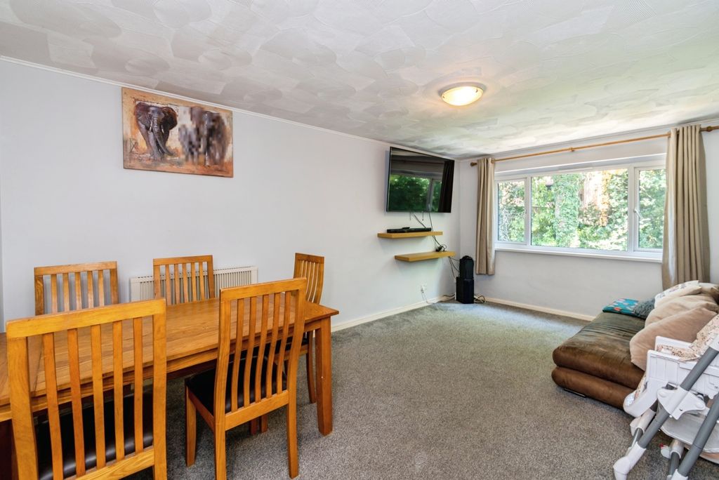 Property photo 3 of 8 Pbox-Img.Jpg