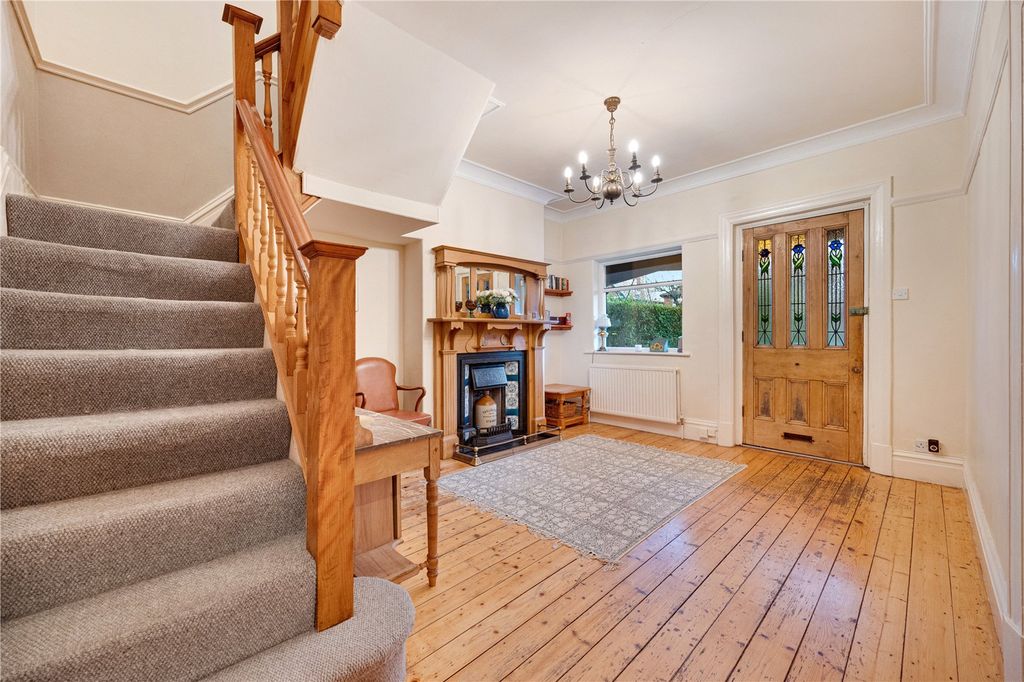 Property photo 3 of 25 Hallway