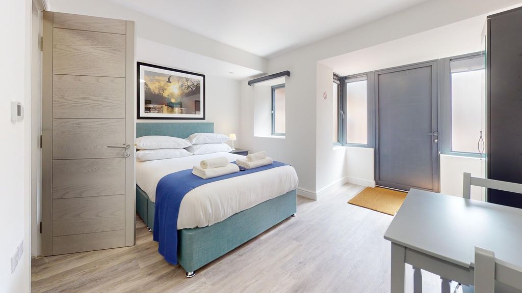 Property photo 1 of 4 Dean-Court-Lodge-The-Launton-Room-5-Bedroom 2.Jpg