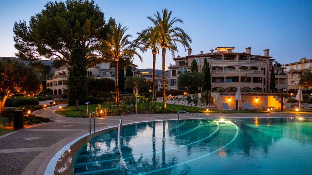 Property photo 1 of 27 68234 Small-15.Jpg