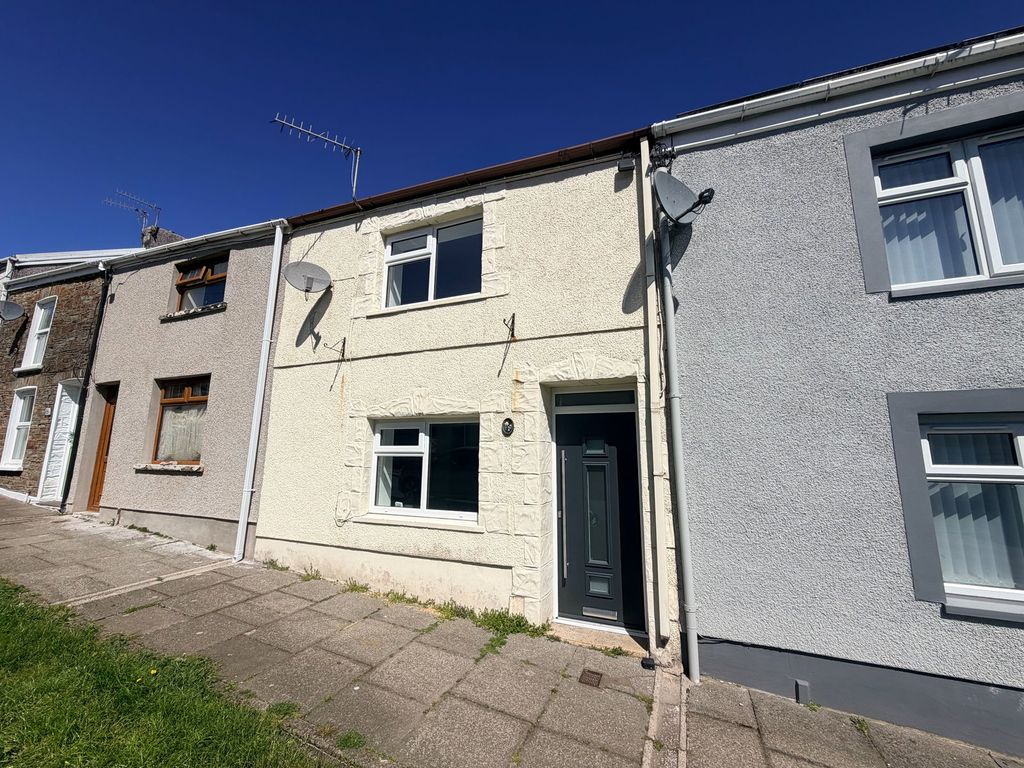 Property photo 2 of 26