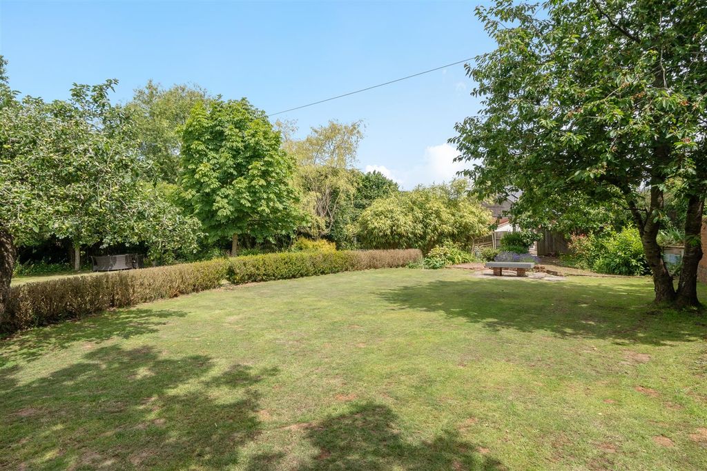 Property photo 3 of 29 1471232-47-6A30568cd1A62.Jpg
