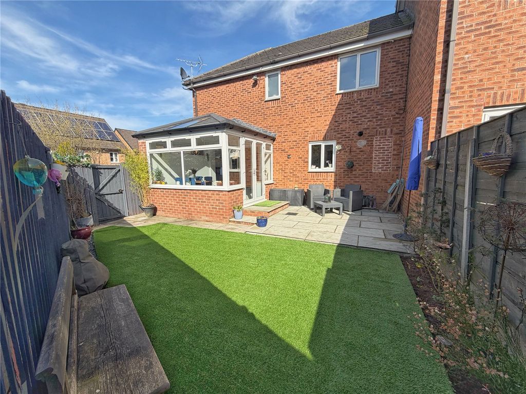 Property photo 3 of 27 Garden