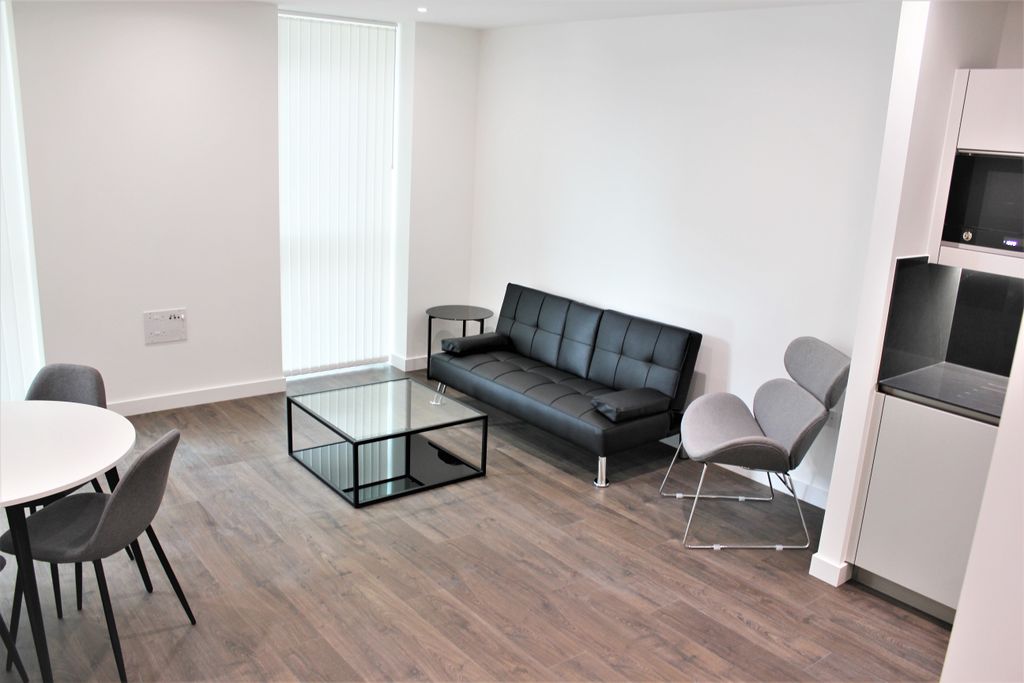 Property photo 2 of 25