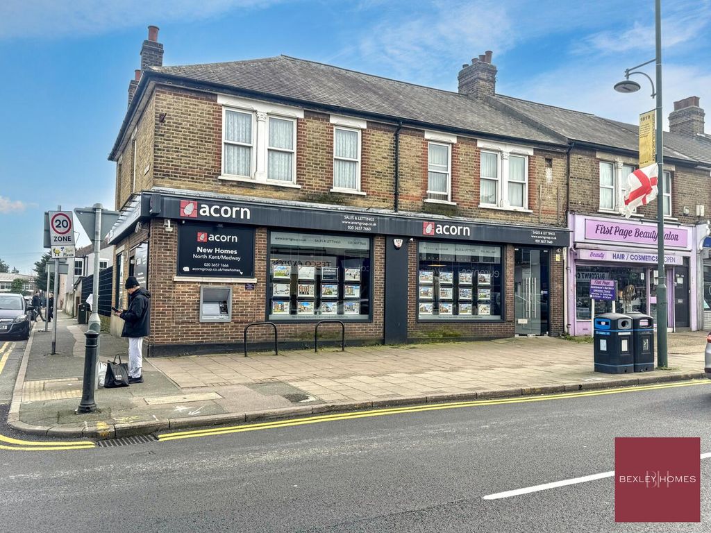 Property photo 1 of 7 Front (Exterior)