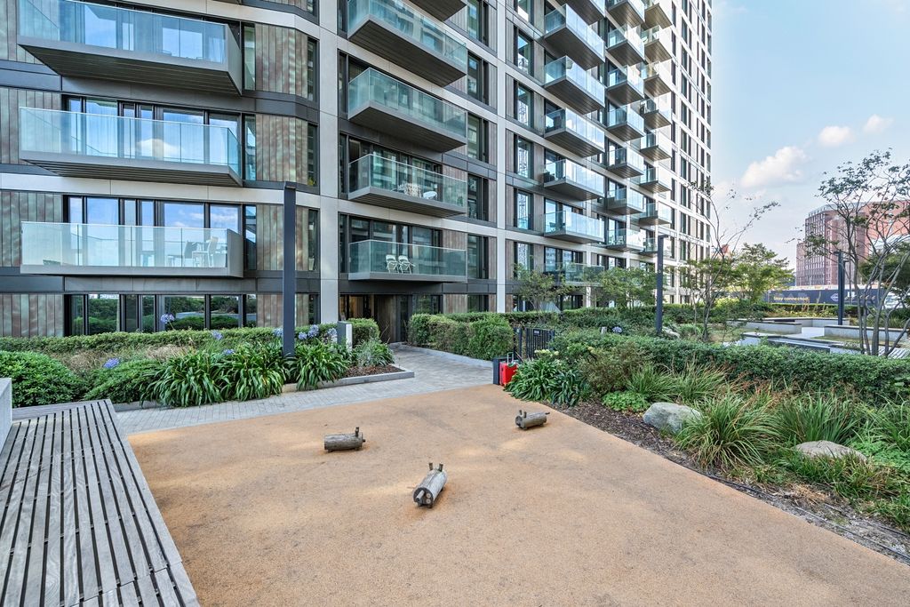 Property photo 1 of 22 1-6A79d8742A71d-1...