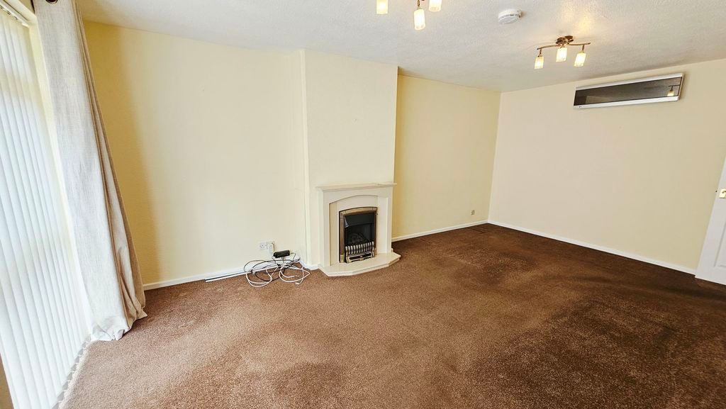 Property photo 3 of 15 Photo 11