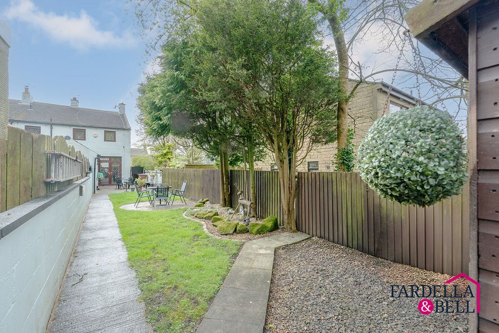 Property photo 3 of 18