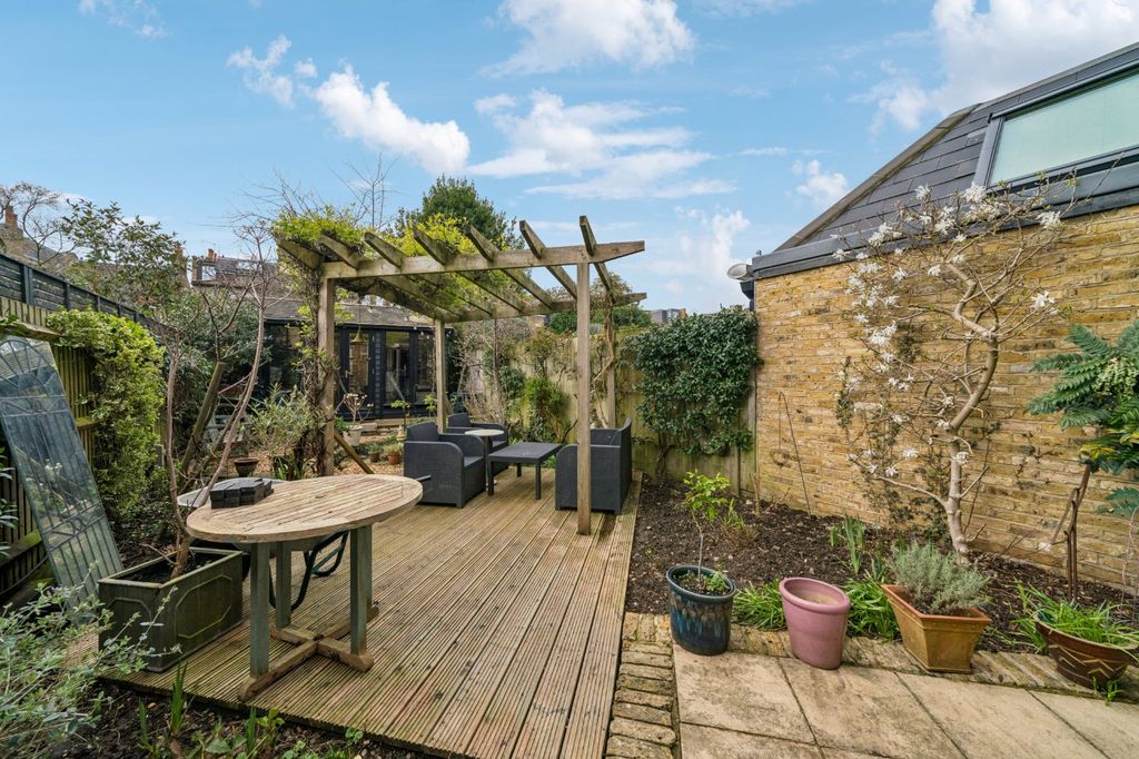 Property photo 3 of 10