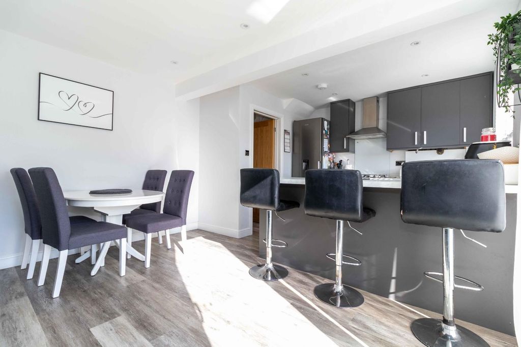 Property photo 3 of 25 Thelawns-6.Jpg