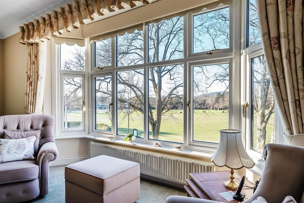 Additional image 15 of 2 bed flat for saleStation Road West, Oxted RH8