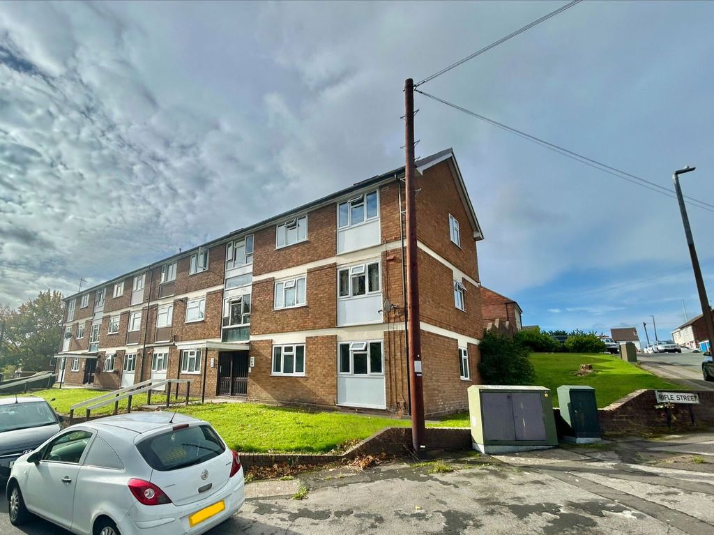 Property photo 1 of 12