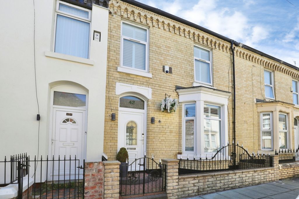 Property photo 1 of 14 Front