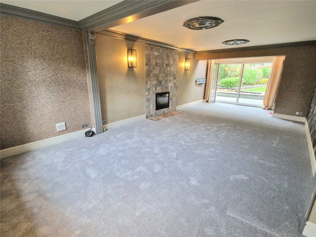 Property photo 2 of 26 Lounge