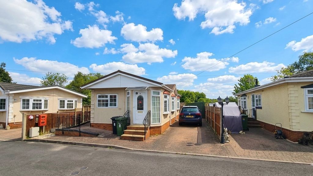 Property photo 1 of 13 Photo 11
