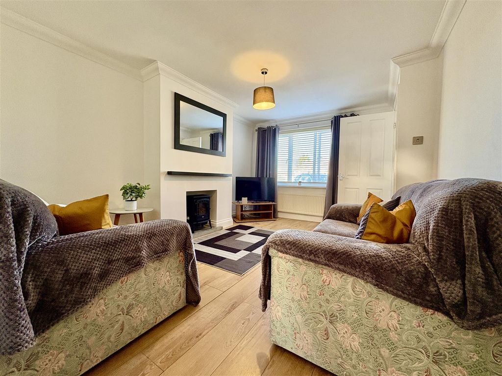 Property photo 3 of 20 CE8Ff926-19Fc-4983-83B3-7A9Bc1429A9D_1_201_A.Jpeg