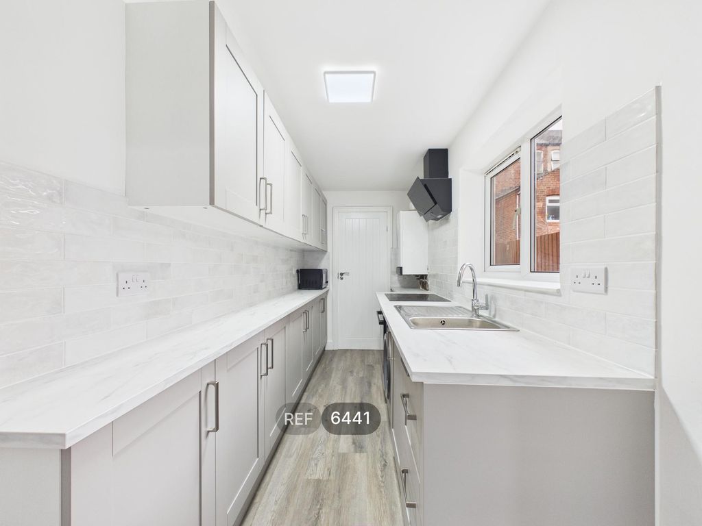 Property photo 3 of 15 Kitchen