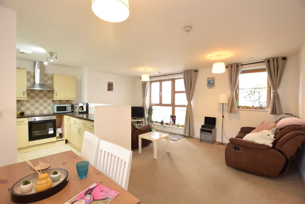 Property photo 2 of 8 Picture No. 04