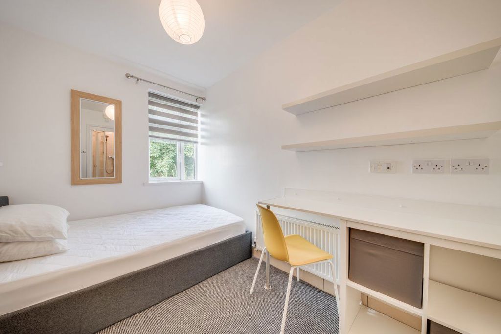 Property photo 1 of 40