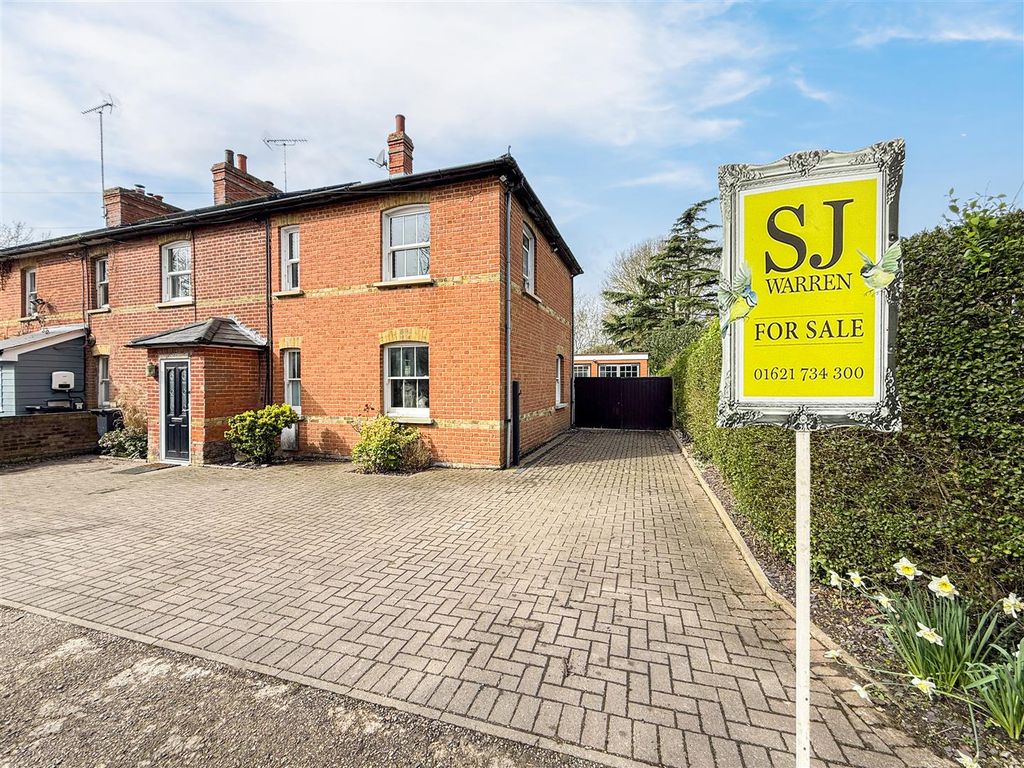 Property photo 1 of 34 Lounge