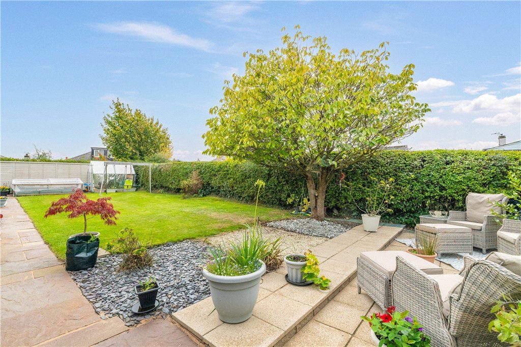 Property photo 2 of 17 Gardens