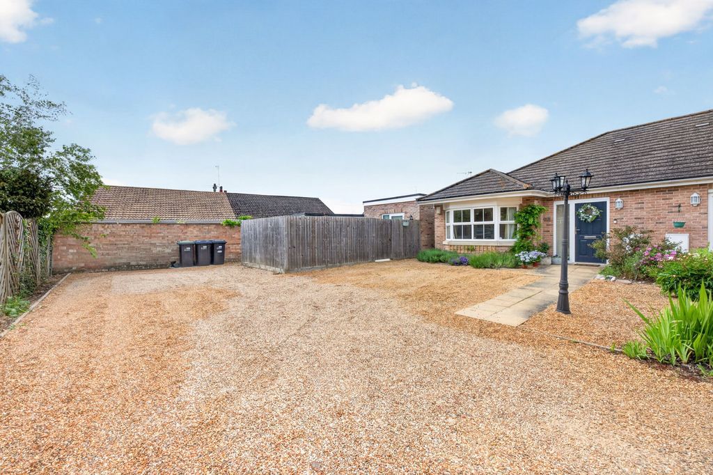 Property photo 2 of 42
