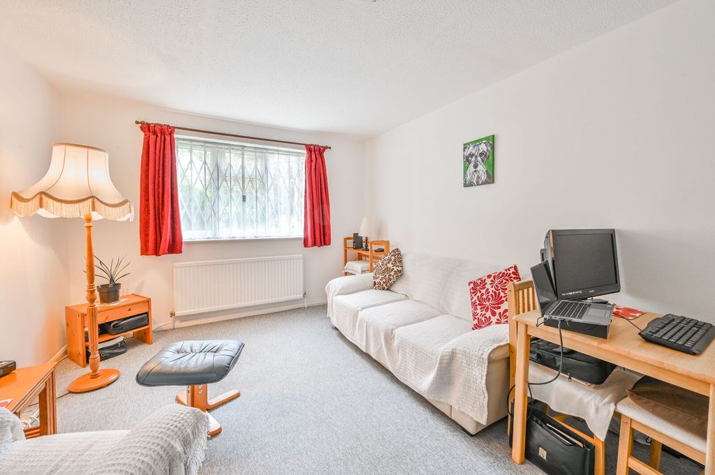 Property photo 2 of 6