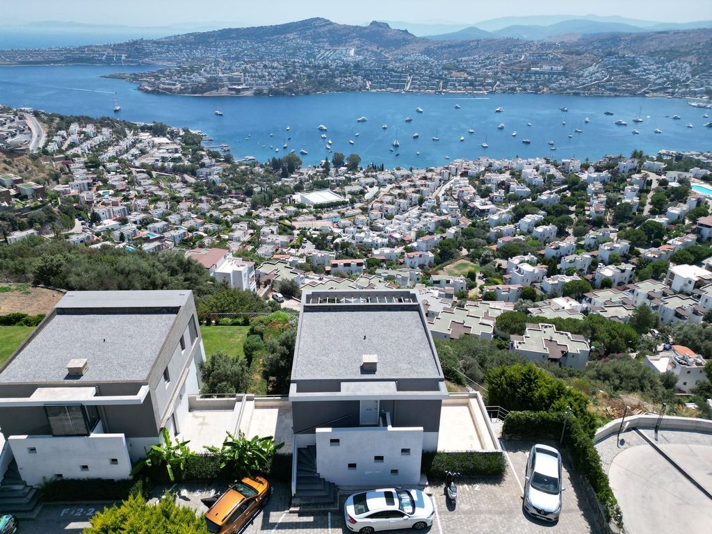 Property photo 1 of 25 An Exquisite Triplex Villa In Bodrum With A Large Garden - A Sea View Property With Private Garden