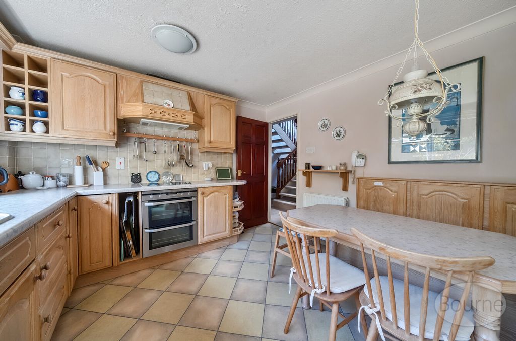 Property photo 3 of 18 Ade08F8B-8100-41B...