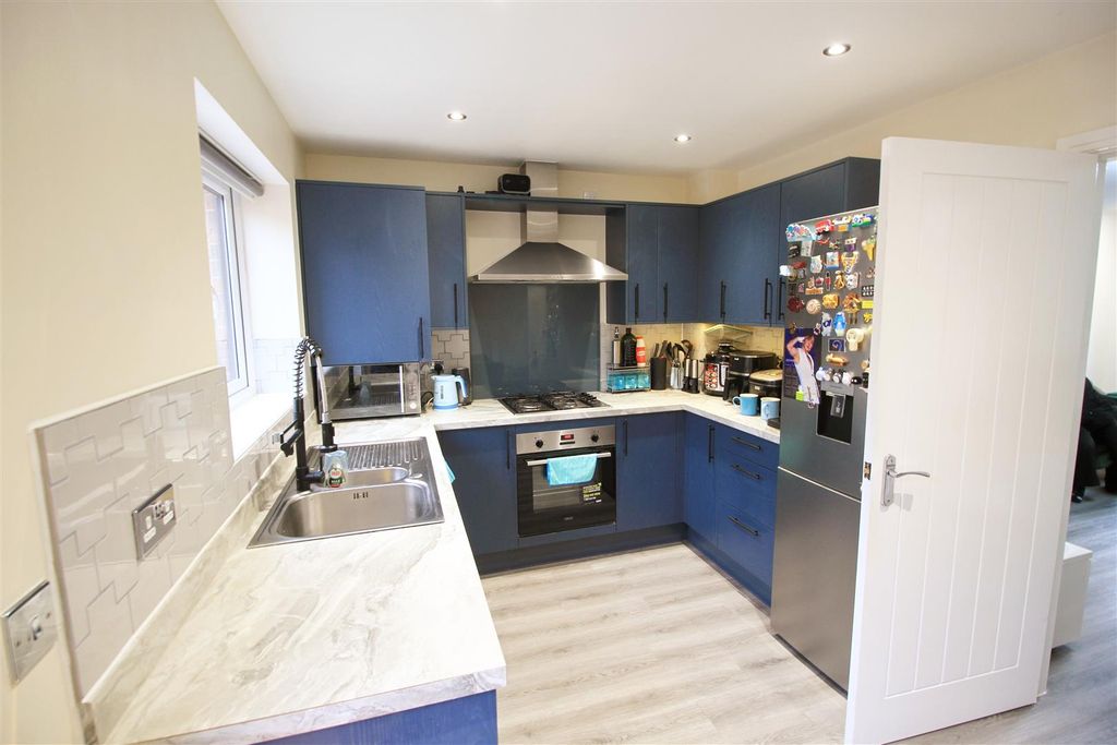 Property photo 2 of 15 Kitchen.Jpg