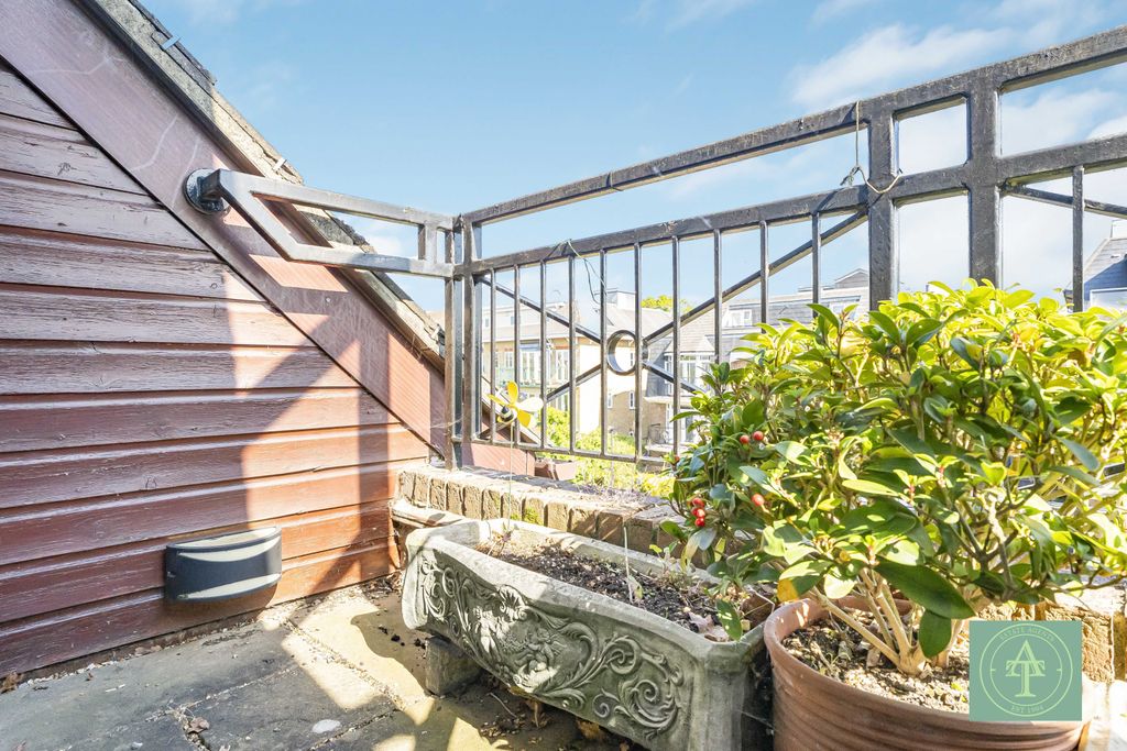 Additional image 30 of 3 bed flat for saleClaremont Heights, Enfield EN2