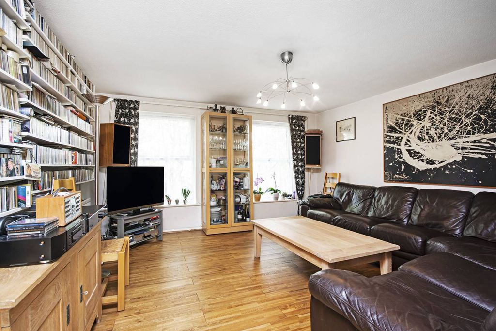 Property photo 3 of 10