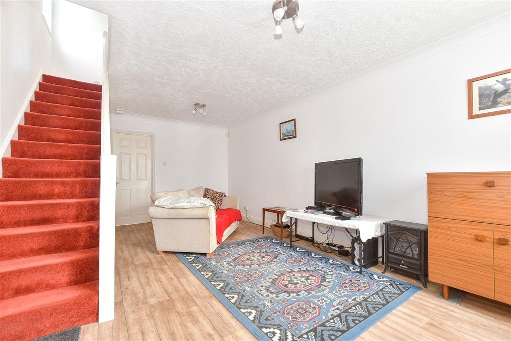 Property photo 2 of 11 Lounge