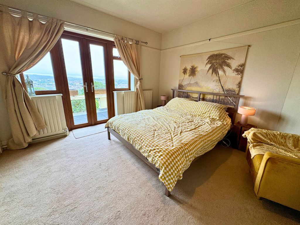 Property photo 3 of 28 Bedroom 2