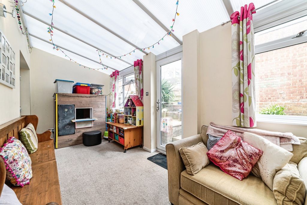 Property photo 3 of 19 Pbox-Img.Jpg