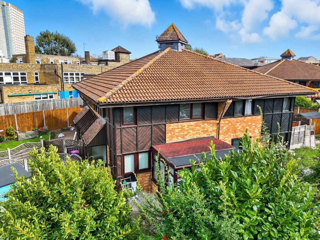 Property photo 1 of 26 4360950