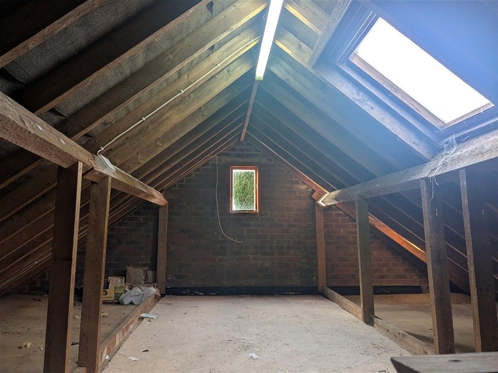 Property photo 1 of 13 Garage