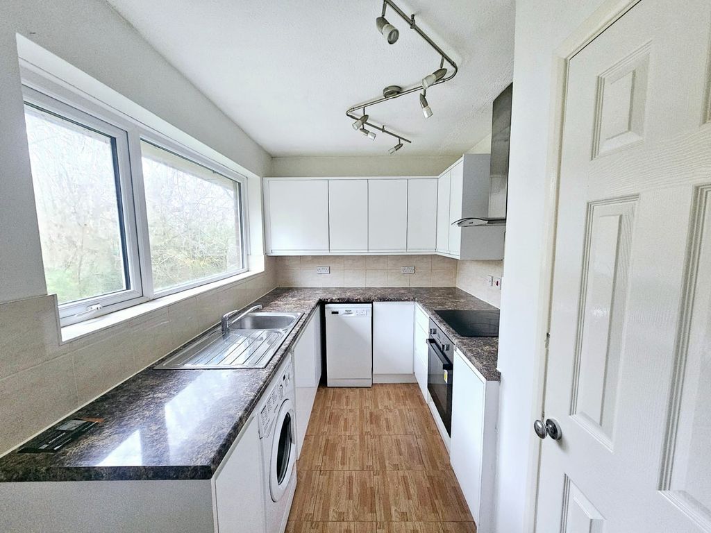 Property photo 2 of 6 Image