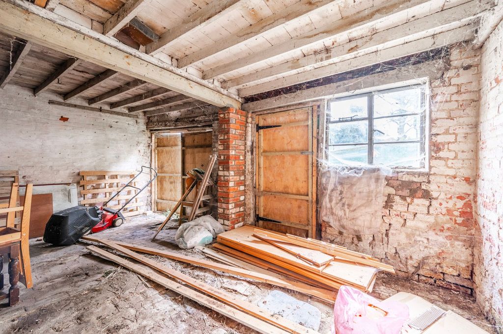 Property photo 3 of 6