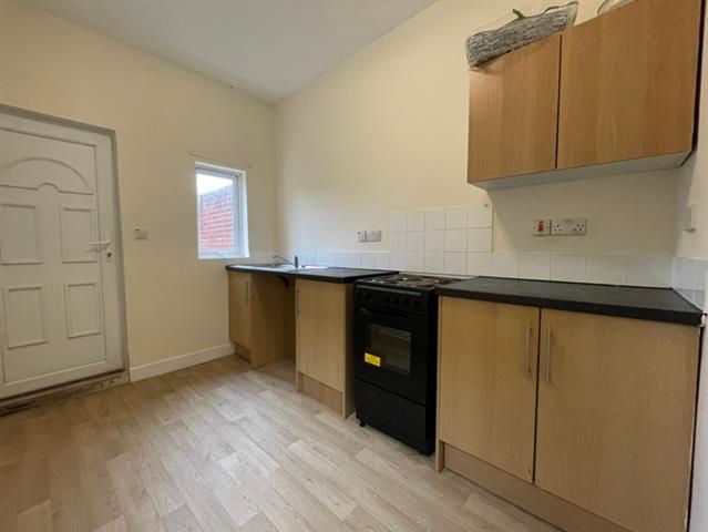 Property photo 3 of 6 Kitchen